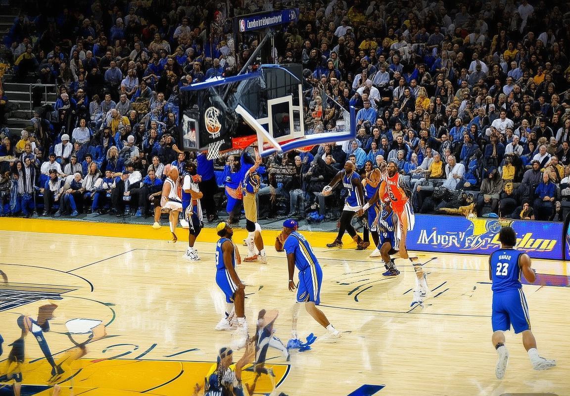 2015年NBA勇士对阵灰熊：战术对决与智慧对决解析